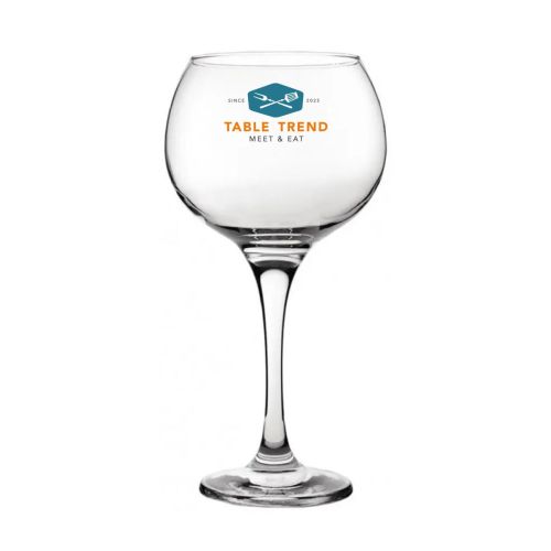 Vooraanzicht van Gin Tonic glas Ambassador 56 cl. met meerkleurig TableTrend logo centraal op het glas geplaatst.