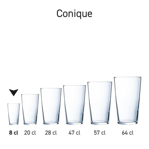 Opstelling van meerdere glazen uit de Conique-serie op effen achtergrond.