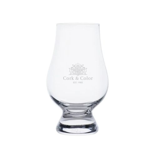 Gegraveerd CorkColor-logo zichtbaar op de voorzijde van het Glencairn whiskyglas 20 cl.