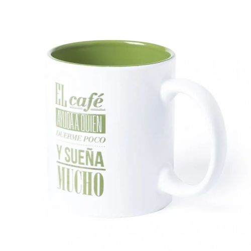 Vooraanzicht van mok Kulmer 35 cl. met gravure en een groene binnenzijde.