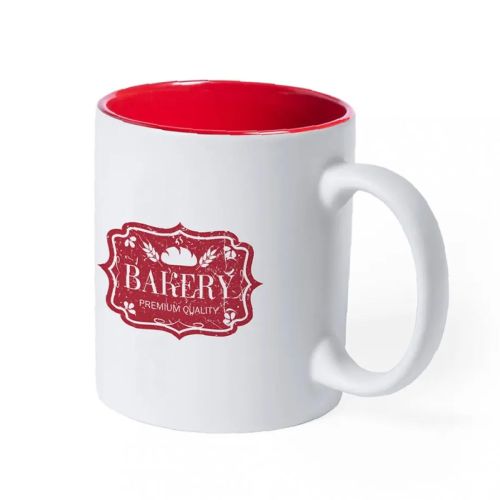 Vooraanzicht van mok Kulmer 35 cl. met gravure en een rode binnenzijde.