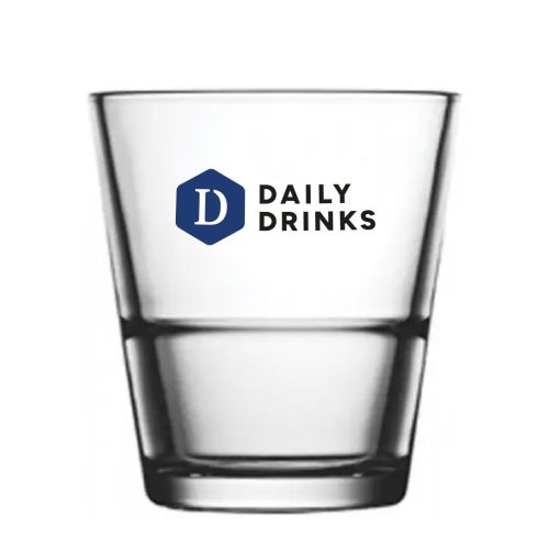 Whiskyglas Grande S 41 cl. met meerkleurig DailyDrinks-logo op de voorzijde gedrukt.