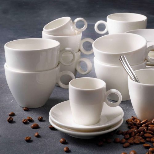 Cappuccino SET 23 cl. in sfeervolle setting.