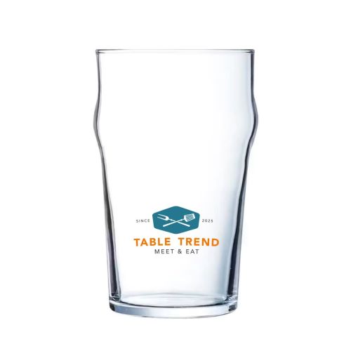 Arcoroc Nonic bierglas van 28 cl. met 2-4 meerkleurig logo van TableTrend bedrukt op de voorzijde.