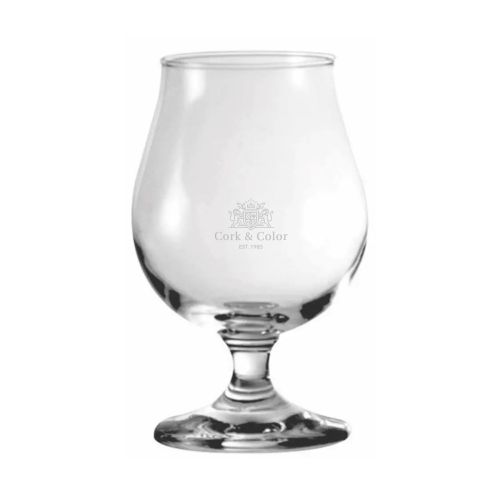 Vooraanzicht van Breughel bierglas 38 cl. met gegraveerd CorkColor-logo in het midden van het glasoppervlak.