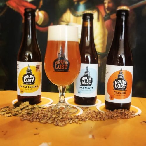 Bierglas Munich 38 cl. met logo van bouwlust in warme sfeersetting.