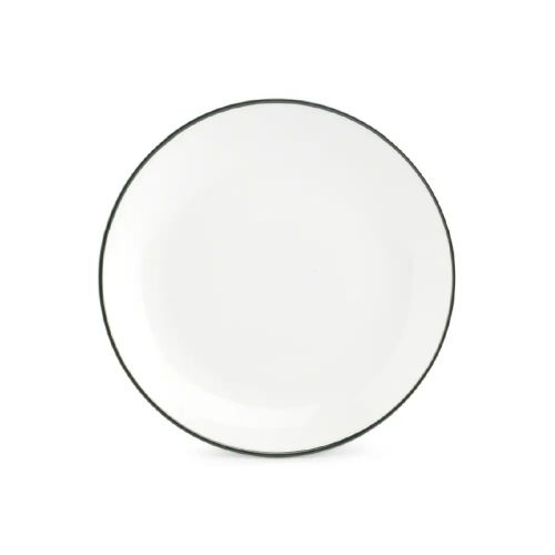 Rond bord van wit porselein met groene rand uit de Basic lijn, 15 cm doorsnee, recht van voren weergegeven.