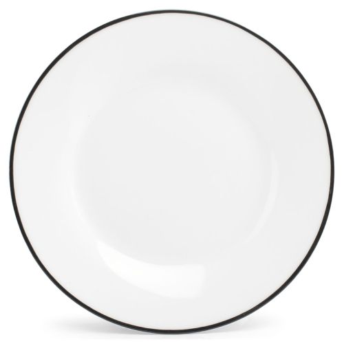 Rond porseleinen bord van 27 cm uit de Basic lijn met zwarte rand, wit en symmetrisch van voren gezien.