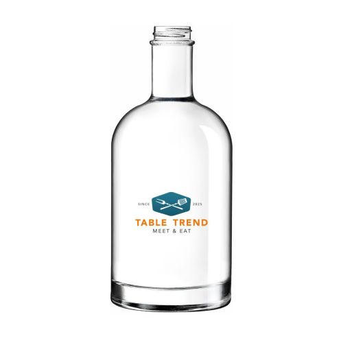 Full-colour logo van TableTrend op de voorzijde van glazen fles Oslo 0,7 liter.