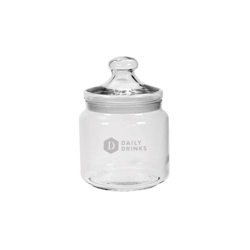 Glazen snoeppot van 0,5 liter met DailyDrinks-logo als gravure op de voorzijde, transparant materiaal.