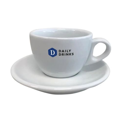 Cappuccinoset 19 cl. porselein met meerkleurig DailyDrinks-logo op de voorzijde.