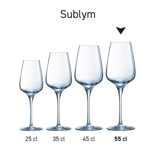 Sublym wijnglazen gepresenteerd als serie met verschillende inhouden en identieke vormgeving.