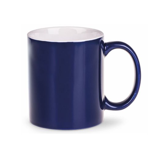 Vooraanzicht van de Tomek mok 30 cl. in blauw-wit porselein met rechte wanden, klassiek oor en glad oppervlak.